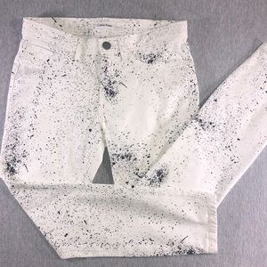 ~NWOT~ Calvin Klein Paint Splattered Skinny Jeans